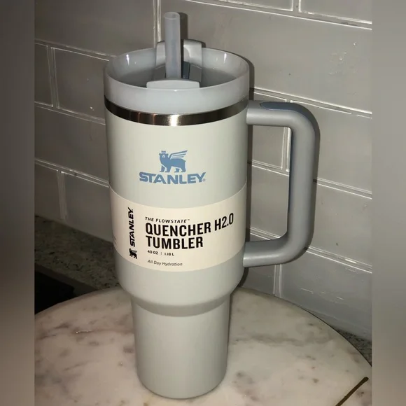 ✨NWT✨ Stanley Quencher H2.0 FlowState Tumbler 40oz (Fog) - Picture 6 of 17